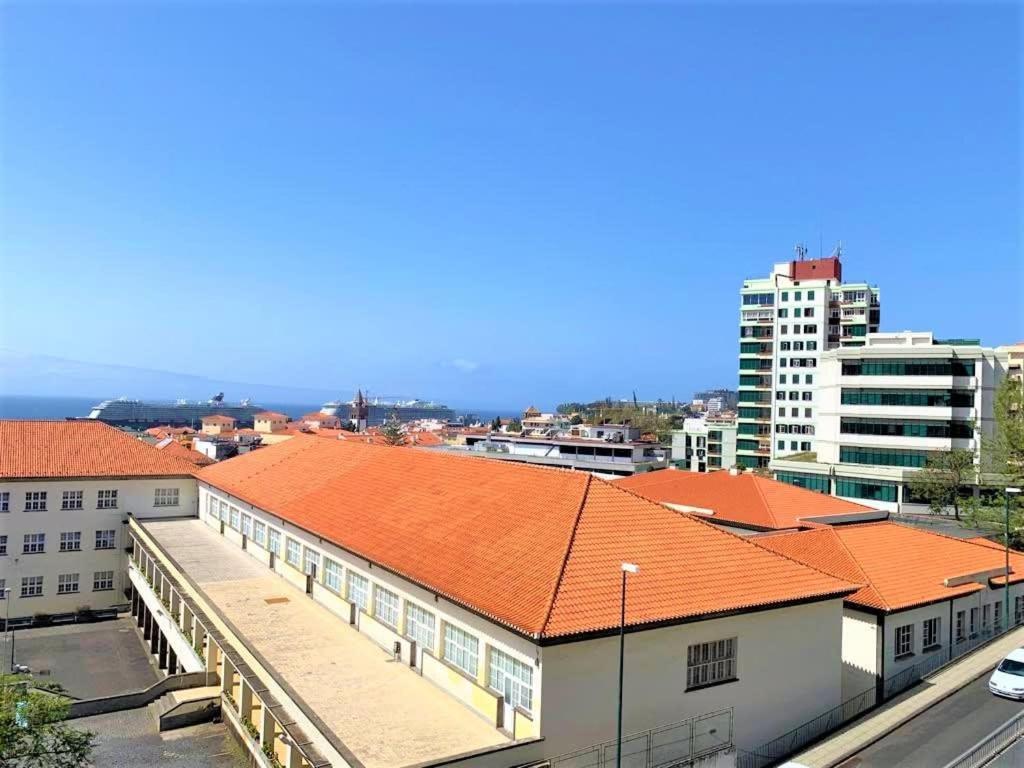 Madeira, 3 Bedroom Apartment With Ocean Views In Funchal ภายนอก รูปภาพ